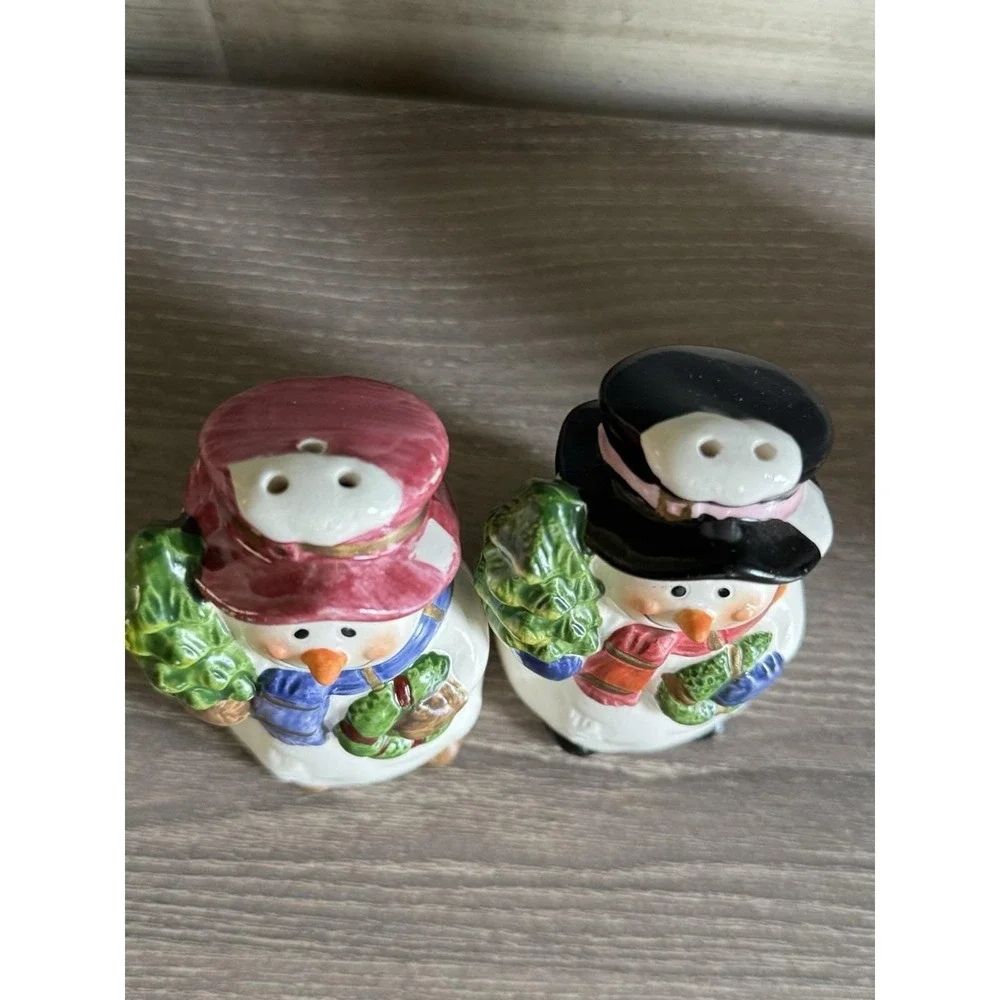 Vintage Snowman Salt Pepper Shakers Ceramic Christmas Holiday Decor Pair 4